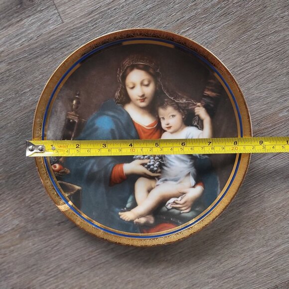 Madonna of the Grapes Porcelain China Collector's Plate by Woodmere China - Picture 6 of 7